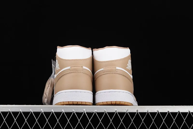 All categories Air Jordan Jordan series basketball shoes Air Jordan 1 Mid Air Jordan 1 Mid AJ1 Joe 1 Ephedra Mid-top cultural basketball shoes 554724-271